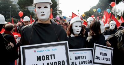 Copertina di Campania, altro morto sul lavoro: era in nero