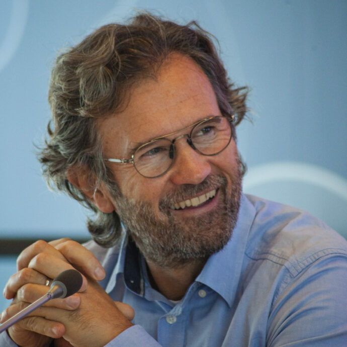 “A MasterChef Italia feci di tutto per non essere preso: al provino fui molto aggressivo. Dopo sei anni mi ero annoiato, la tv è ripetitiva”: lo rivela Carlo Cracco