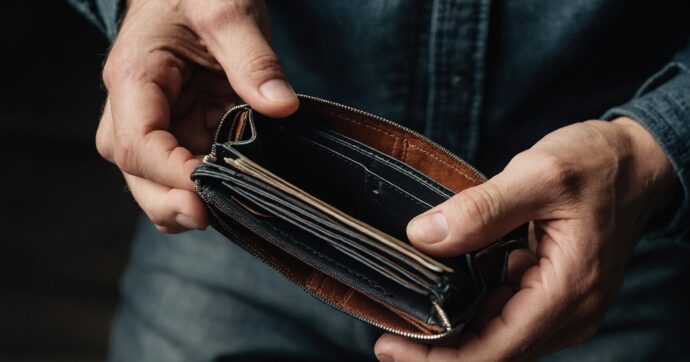 “Così l’Irpef gonfiata dall’inflazione ha sottratto a un lavoratore medio più di 1000 euro in tre anni”. Le simulazioni della Cgil