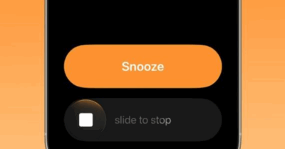 Copertina di “Le persone rischiavano di non alzarsi in tempo”: la sveglia dell’iPhone ora è più difficile da spegnere, arriva la nuova funzione “Snooze and Stop”
