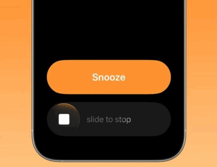“Le persone rischiavano di non alzarsi in tempo”: la sveglia dell’iPhone ora è più difficile da spegnere, arriva la nuova funzione “Snooze and Stop”