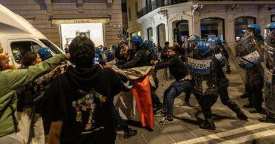 Copertina di Manifestazione pro-Pal, un’attivista arrestata e quattro cronisti feriti dopo gli scontri a Bologna