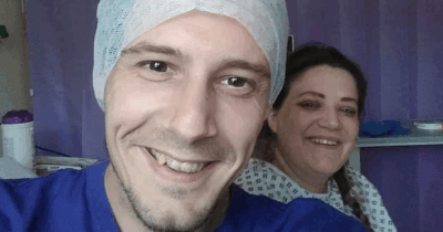 Copertina di “Pensava che i dolori alla schiena fossero dovuti all’età, invece era un cancro al colon”: Steve Burrows è morto a due mesi dalla diagnosi