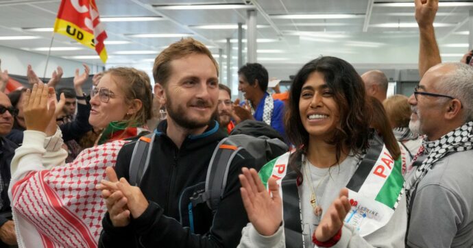 Flotilla, Rima Hassan: “La Palestina oggi è la nuova politica. Io, schiaffeggiata dalla polizia di Bibi”