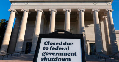 Copertina di Usa, Trump raddoppia i fondi per studiare il cancro con l’AI. Intanto taglia del 37% il budget al National Cancer Institute