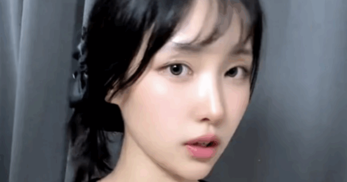 Influencer 20enne trovata morta dopo una diretta streaming: molti lividi e segni di strangolamento sul corpo, il sospettato è il suo socio che aveva una doppia vita