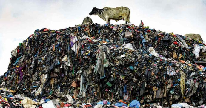 100mld di nuovi abiti l’anno, ma  i giovani non li  comprano