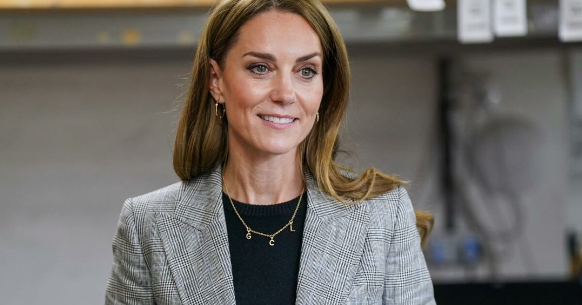 guardate negli occhi le persone che amate siate pienamente presenti con i vostri figli e non attaccati ai cellulari gli negate amore l8217appello di kate middleton