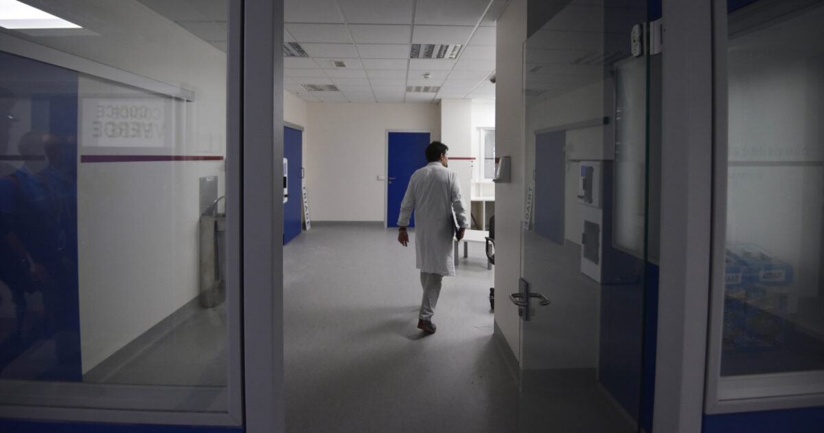 napoli muore in ospedale dopo essere stata sedata e legata perch233 infastidiva gli altri pazienti la denuncia della famiglia