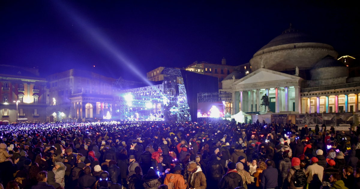 come comitato felix abbiamo pi249 volte denunciato la svendita di piazza plebiscito a napoli ora gli atti ci danno ragione