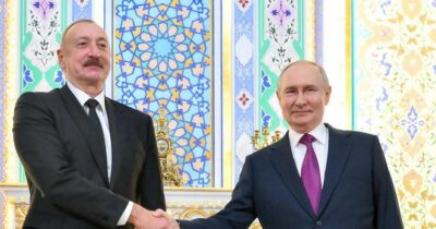 Copertina di Putin ammette: “Colpe russe per lo schianto dell’aereo azero in Kazakhstan”