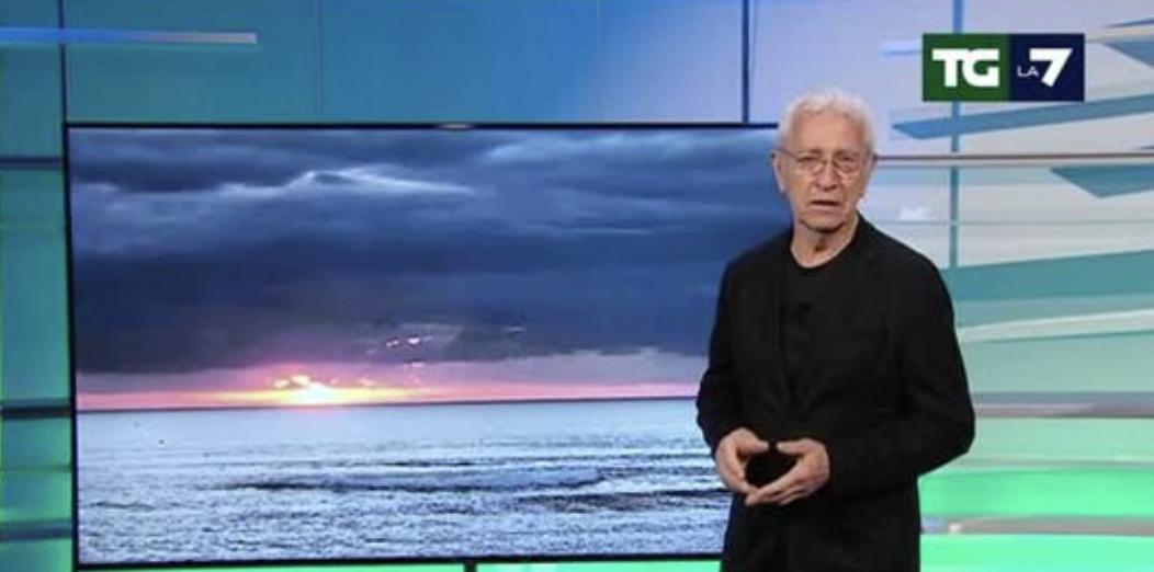 spero che paolo mi perdoni se sono io oggi a occupare la sua postazione sono commosso avevamo programmato un viaggio era nostro amico un momento doloroso i giornalisti de la7 ricordano paolo sottocorona