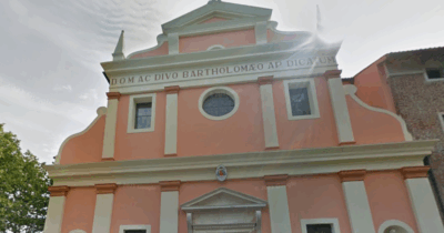 Copertina di Rovigo, in chiesa un lenzuolo con i nomi di 12mila bambini morti a Gaza e in Israele