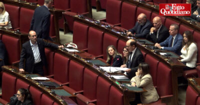 Copertina di Almasri, De Raho (M5s): “L’Italia non può barattare la liberazione di un criminale con qualunque altro interesse”