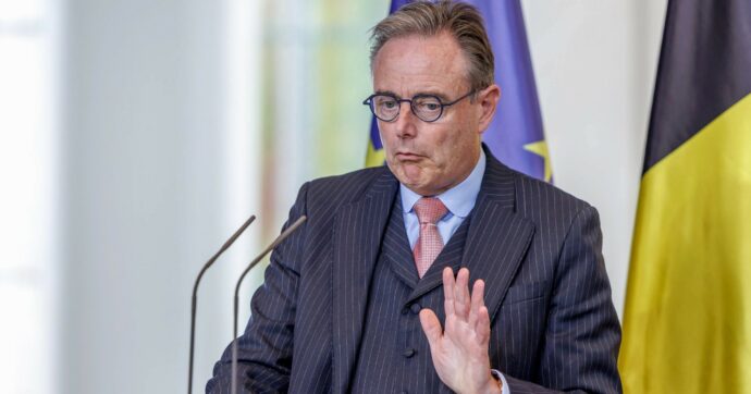 Fondi russi congelati in Ue, il premier belga: “Senza garanzie dai 27 non firmo”