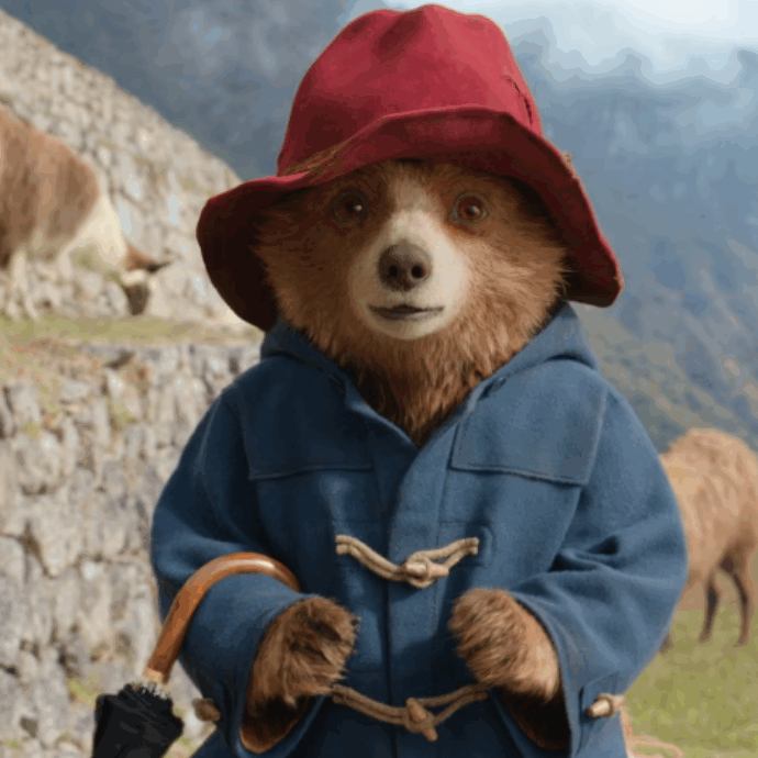 “Bestemmia, parla di sesso e assume cocaina, sembra un narcos”: gli eredi del creatore di “Paddington” denunciano gli ideatori della sua parodia