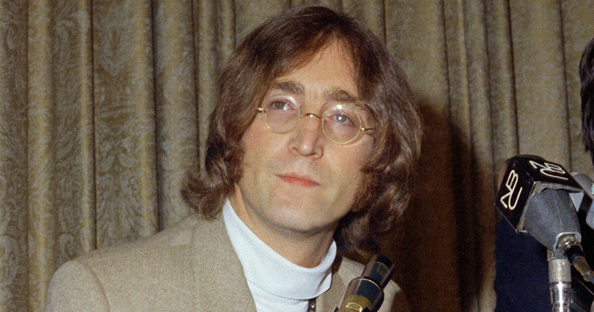 ero pedinato dal governo americano per 8216gimme some truth8217 contro nixon e la guerra in vietnam salivo in macchina e mi seguivano le accuse di john lennon