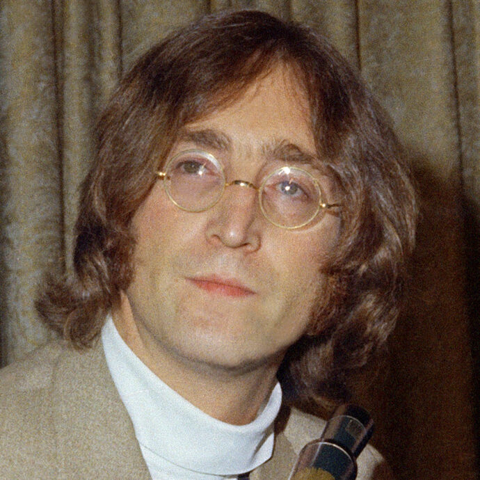 “Ero pedinato dal governo americano per ‘Gimme Some Truth’ contro Nixon e la guerra in Vietnam. Salivo in macchina e mi seguivano”: le accuse di John Lennon