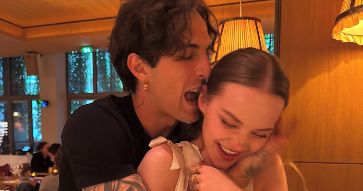 “I due anni migliori della mia vita con Damiano David”: la dolce dedica di Dove Cameron per l’anniversario. Lui risponde: “La parte migliore dell’essere vivi”