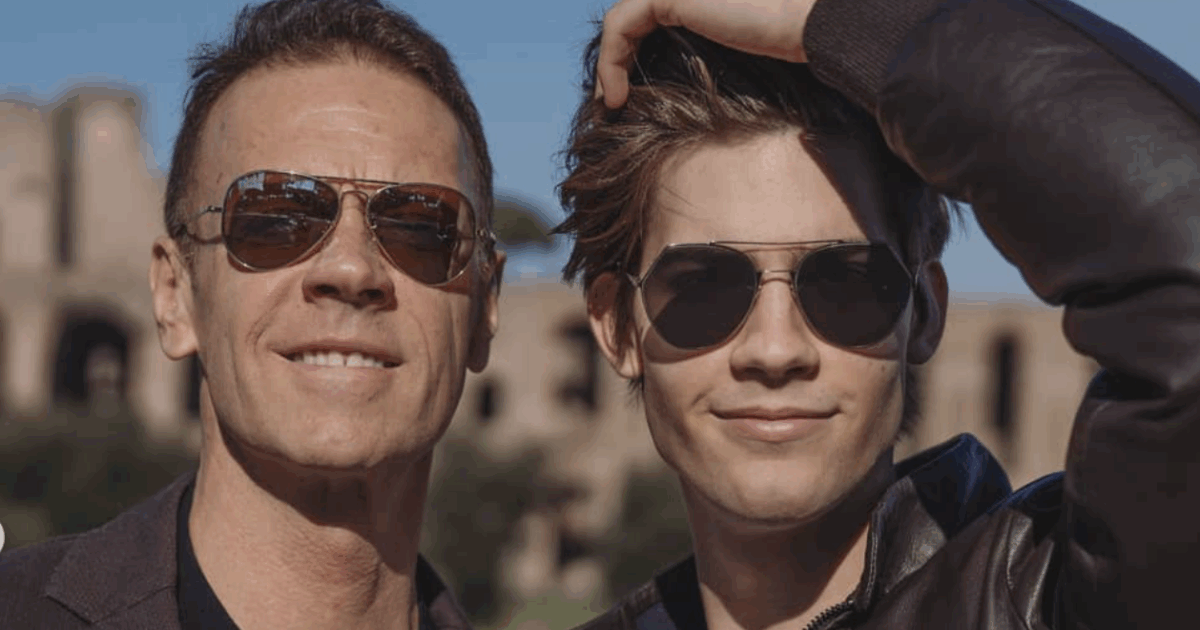 “Cose assurde. Non c’è mai stato sfruttamento, anzi, è stato dato molto alle ragazze”: Lorenzo Tano difende papà Rocco Siffredi dalle accuse di abusi