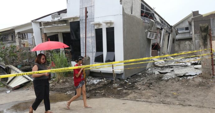 Filippine, terremoto di magnitudo 7.4 nel Sud dell’arcipelago: diramato e poi rientrato l’allarme tsunami