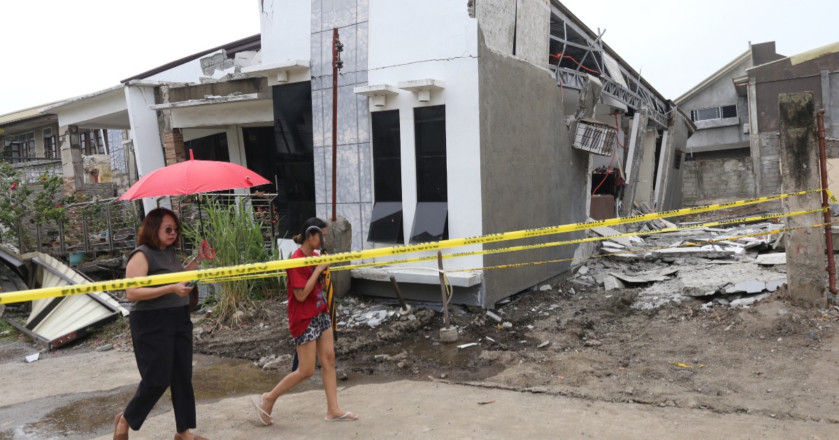 Filippine, terremoto di magnitudo 7.4 nel Sud dell’arcipelago: diramato e poi rientrato l’allarme tsunami Filippine, terremoto di magnitudo 7.4 nel Sud dell’arcipelago: diramato e poi rientrato l’allarme tsunami