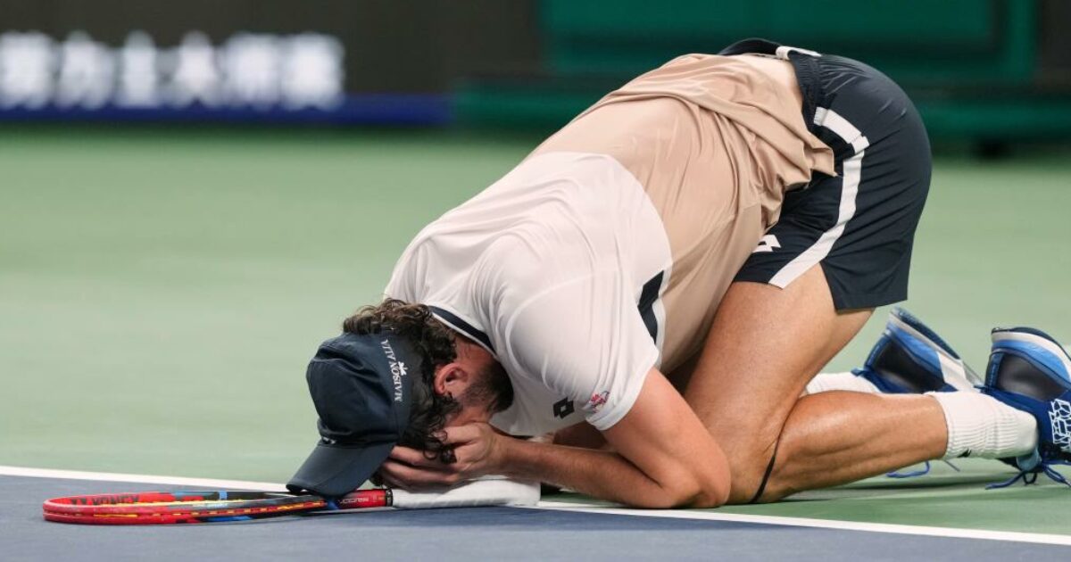 Clamoroso a Shanghai! Lo sconosciuto Vacherot batte Djokovic: il numero 204 del mondo è in finale