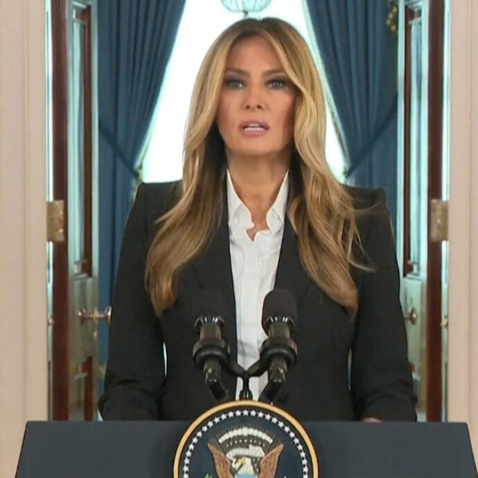 Il gelo degli americani su Melania Trump: il sondaggio CNN certifica il gradimento per la first lady al minimo storico