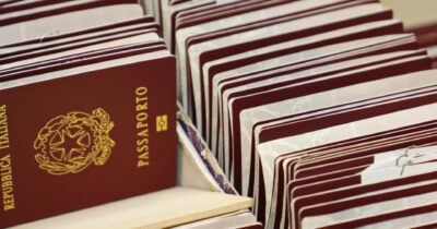 Copertina di Passaporti, addio timbri c’è l’Entry-Exit System