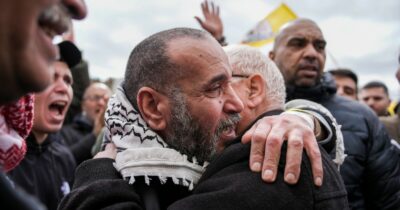 Copertina di Chi sono i prigionieri palestinesi che verranno liberati da Israele: 22 sono minori. “L’Idf ha preso di mira le famiglie di alcuni detenuti”