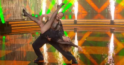 Copertina di Marcella Bella da balera, Barbara D’Urso finalmente leggera, Beppe Convertini sempre un tronco di legno: la pagelle di Ballando con le Stelle