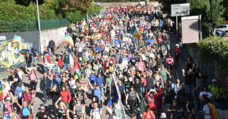 Copertina di La marcia Perugia-Assisi: grande partecipazione in sostegno a Gaza, legate le bandiere di Palestina e Israele. Presenti Conte e Schlein