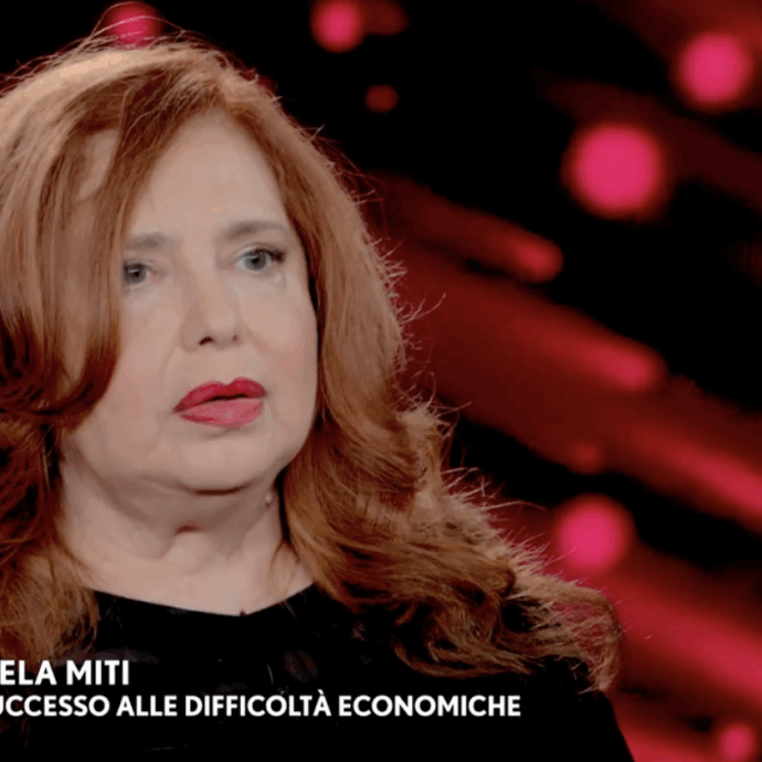 “Ho lo sfratto, tra 15 giorni devo lasciare la mia casa. Non ho più nulla, ho perso tutto: i soldi, il mio compagno, mia mamma”: Michela Miti in lacrime a Verissimo