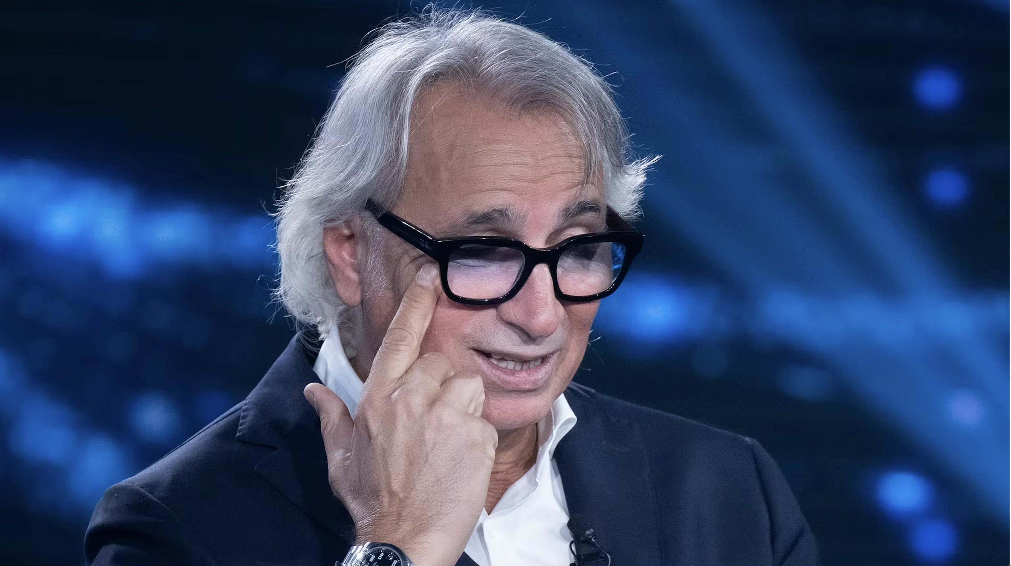 “Quando mio padre ammazzò mia madre, ho preso i resti del suo cervello, li ho messi in un vaso e li ho portati ai Carabinieri”. Il racconto choc di Andrea Carnevale a Verissimo