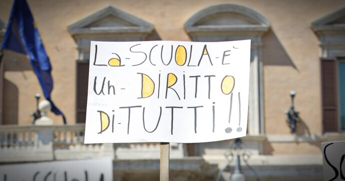 Christian, 15 anni e una malattia grave: “Ma la scuola gli nega le lezioni a casa previste per legge”