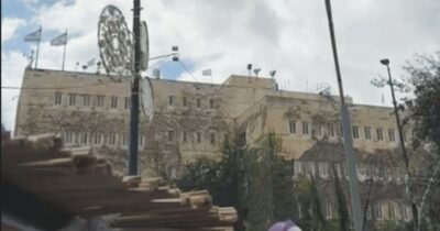 Copertina di Israele, il campeggio dei reduci della guerra a Gaza. Gli ex militari: “La gente deve vederci”