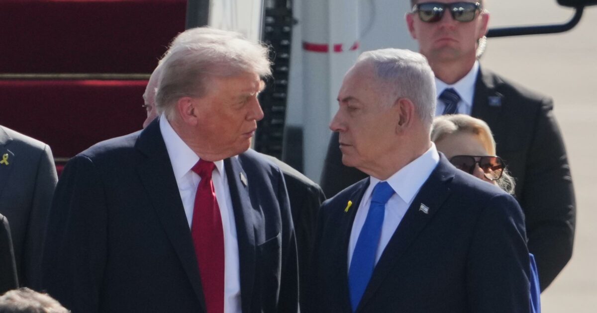 Gaza, Trump parla alla Knesset: “Israele ha vinto, ora la pace”. In Egitto oltre 20 leader per l’accordo: Netanyahu non va