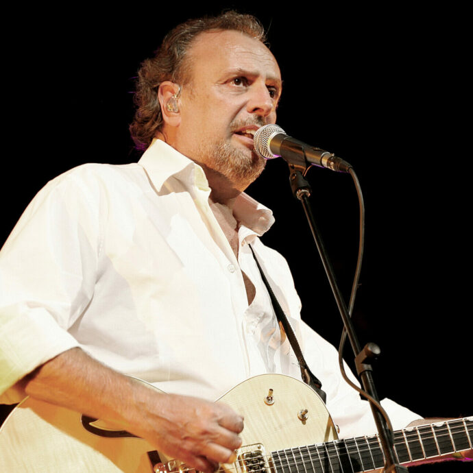 “Con Mina e il disco insieme ho chiuso una fase della vita. Compongo solo note. La musica oggi? Massa informe di suoni che esce dal cellulare”: così Ivano Fossati