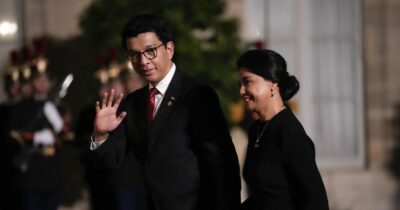 Copertina di Madagascar, il presidente Andry Rajoelina è fuggito con un aereo militare francese