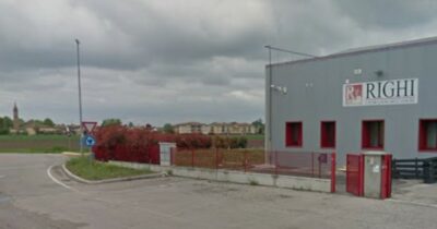 Copertina di Viene colpito da un tornio sulla testa, morto un operaio di 29 anni nel Bolognese