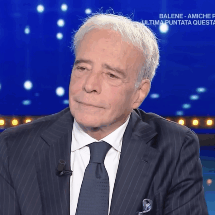 “Abbiamo avuto una grande disgrazia, abbiamo perso mamma a 33 anni per un tumore al seno. Io e mio fratello siamo rimasti orfani”: lo rivela Enrico Montesano