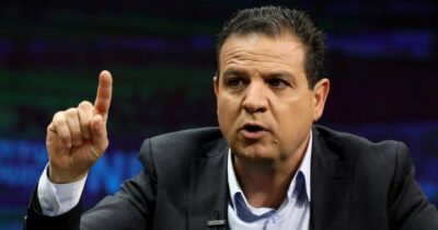 Copertina di “Tregua a Gaza? Ora bisogna sostenere l’Anp e riconoscere la Palestina”: intervista all’arabo israeliano Odeh