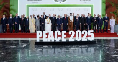 Copertina di Ostaggi israeliani liberati, i regali di Trump a Netanyahu: gloria e anche la grazia