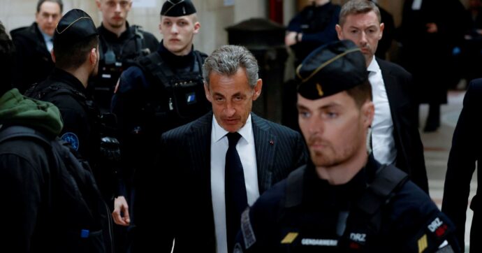 Sarkozy in cella, primo presidente della Repubblica