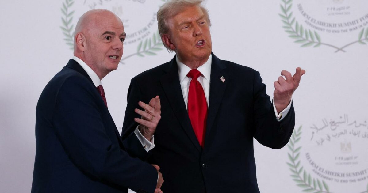 Cosa ci faceva Infantino a Sharm el Sheikh alla firma della tregua per Gaza? I legami tra il presidente Fifa e Trump Cosa ci faceva Infantino a Sharm el Sheikh alla firma della tregua per Gaza? I legami tra il presidente Fifa e Trump