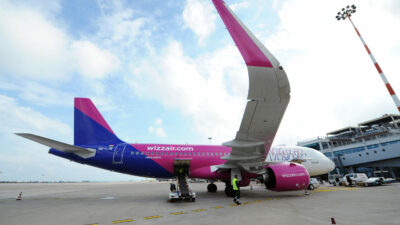 Copertina di Multa Antitrust da 500mila euro per Wizzair: informazioni carenti e ambigue sull’abbonamento annuale
