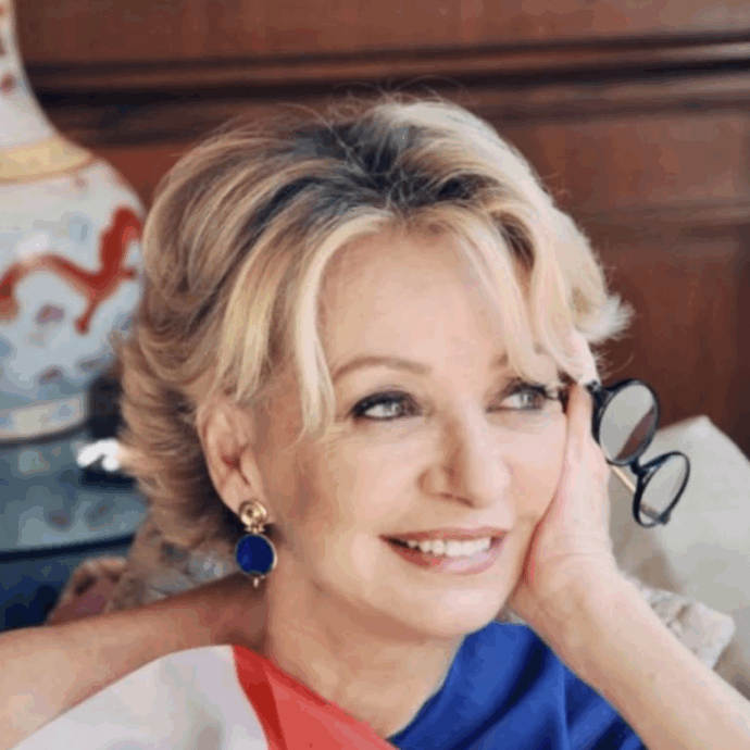 “Da quando ho smesso di nascondermi e ho detto di avere il cancro ho ripreso a respirare la vita… Mi accusavano di non avere partecipato al ricordo di Pippo Baudo per una vacanza, altro che vacanza”: parla Enrica Bonaccorti