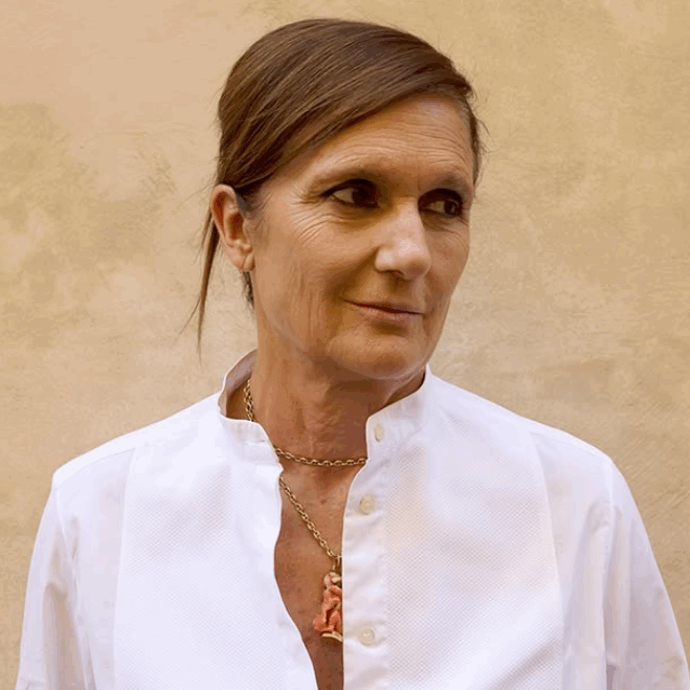 Maria Grazia Chiuri è la nuova direttrice creativa di Fendi, è ufficiale: “Con onore e gioia torno in questa straordinaria azienda al femminile”