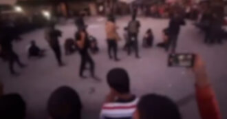 Copertina di Gaza, combattimenti tra Hamas e i gruppi rivali accusati di collaborare con Israele: un video mostra esecuzioni pubbliche