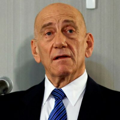 Copertina di Gaza, Ehud Olmert: “Piano debole e non di pace. E Bibi gioca a farlo saltare”